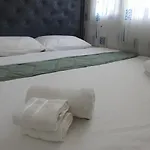 Cozy Nest By The Sea דירה *